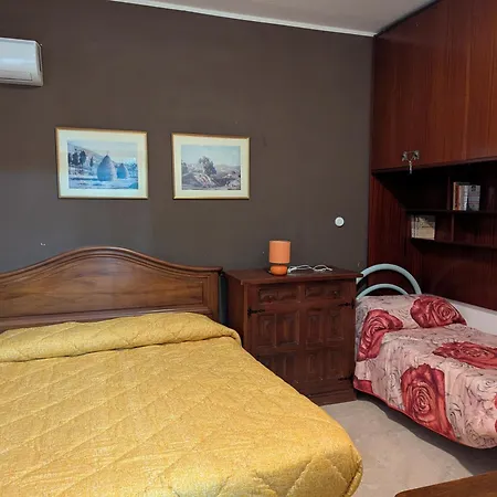 Rosalba - Cheap And Characteristic *